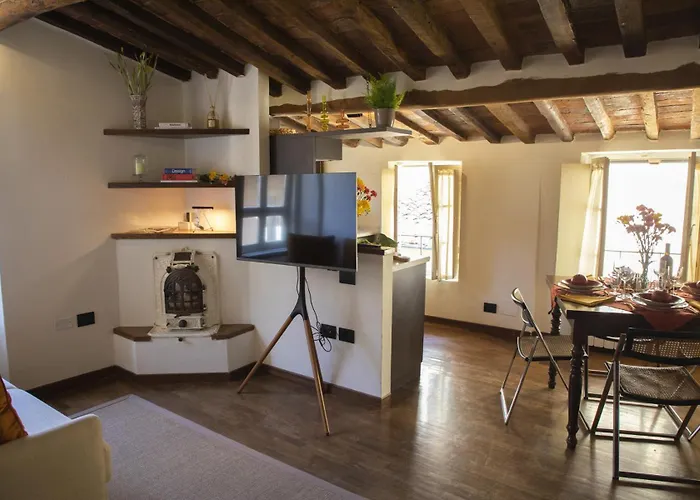 La Mansardina Beccheria Central Apartment 1 Double Bedroom, 1 Sofa Bed