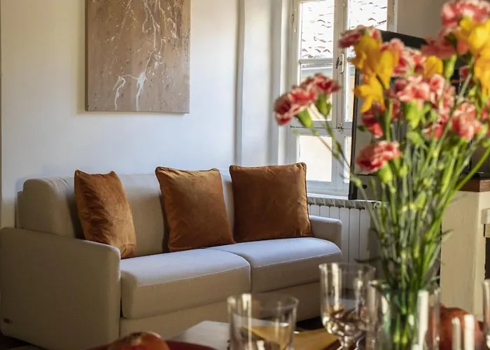 La Mansardina Beccheria Central Apartment 1 Double Bedroom, 1 Sofa Bed