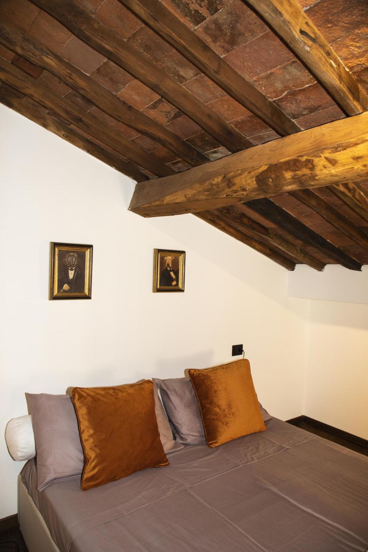 La Mansardina Beccheria 1 Double Bedroom, 1 Sofa Bed *